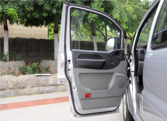菱智 2013款 V3 1.5L 7座舒适型 车厢座椅   前门板