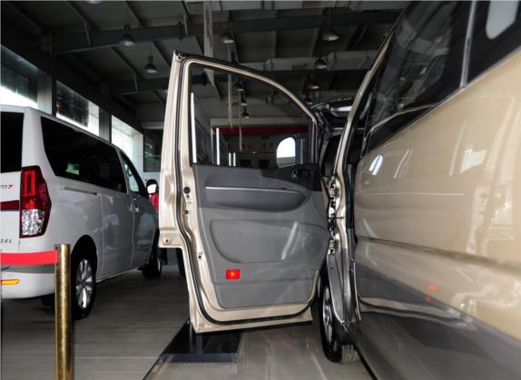 菱智 2014款 M5 Q3 2.0L 7座短轴豪华型 车厢座椅   前门板