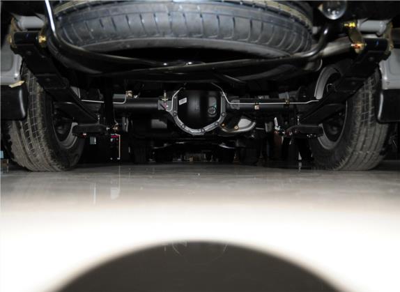 菱智 2014款 M5 Q3 2.0L 7座短轴豪华型 其他细节类   后悬架