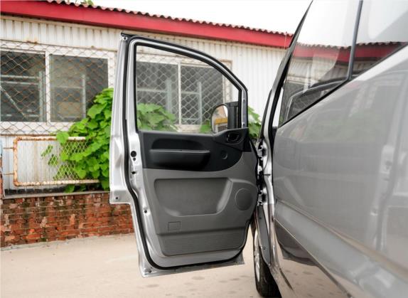 菱智 2014款 M5 Q3 2.0L 7座长轴舒适型 车厢座椅   前门板