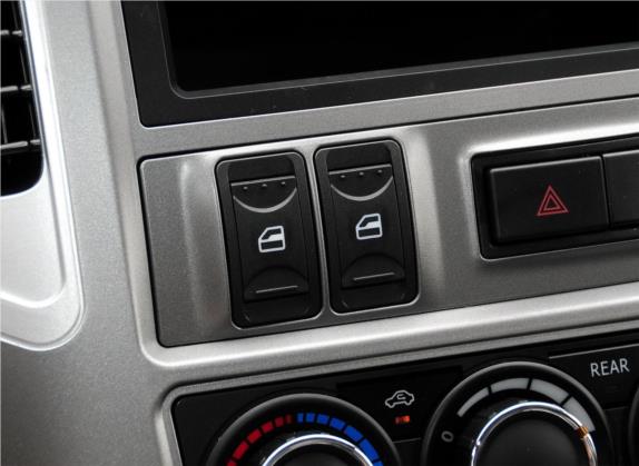 菱智 2014款 M5 Q3 2.0L 7座长轴舒适型 车厢座椅   门窗控制