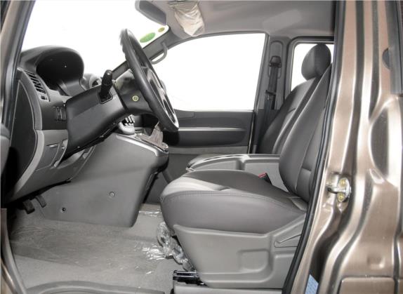 菱智 2014款 M5 Q3 2.0L 7座长轴豪华型 车厢座椅   前排空间