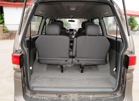 菱智 2014款 M5 Q3 2.0L 7座长轴豪华型 车厢座椅   后备厢