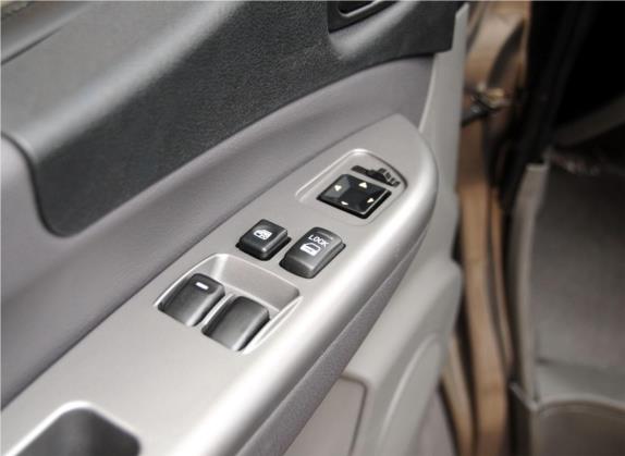 菱智 2014款 M5 Q3 2.0L 7座长轴豪华型 车厢座椅   门窗控制