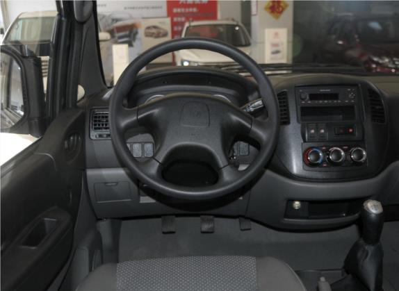 菱智 2014款 M3 1.6L 7座舒适型 中控类   驾驶位
