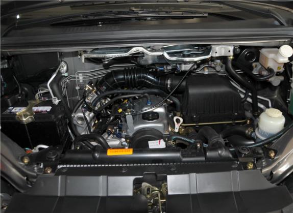 菱智 2014款 M3 1.6L 7座舒适型 其他细节类   发动机舱