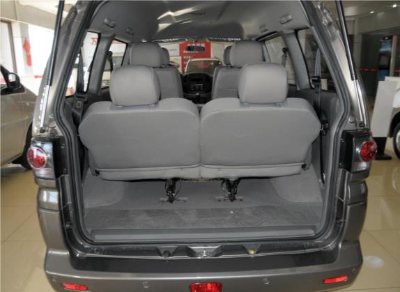 菱智 2014款 M3 1.6L 7座舒适型 车厢座椅   后备厢