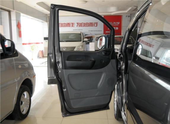 菱智 2014款 M3 1.6L 7座舒适型 车厢座椅   前门板