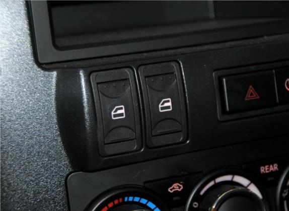 菱智 2014款 M3 1.6L 7座舒适型 车厢座椅   门窗控制