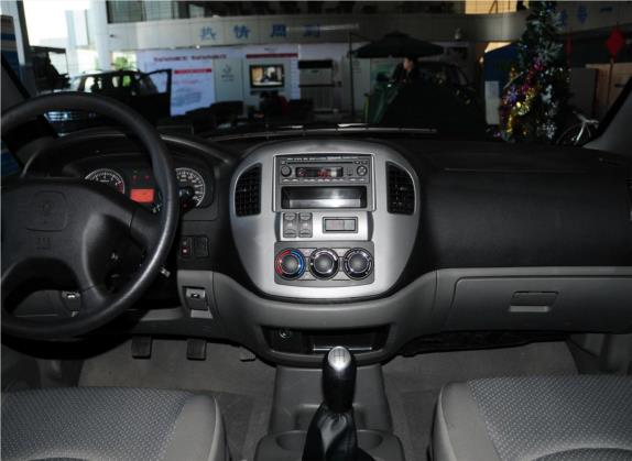 菱智 2014款 M3 1.6L 7座豪华型 中控类   中控台