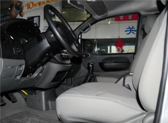 菱智 2014款 M3 1.6L 7座豪华型 车厢座椅   前排空间
