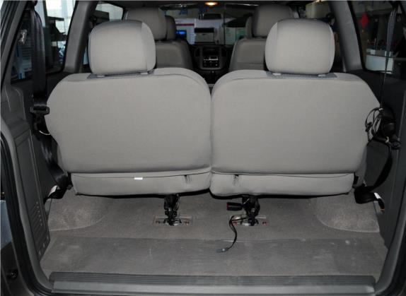 菱智 2014款 M3 1.6L 7座豪华型 车厢座椅   后备厢