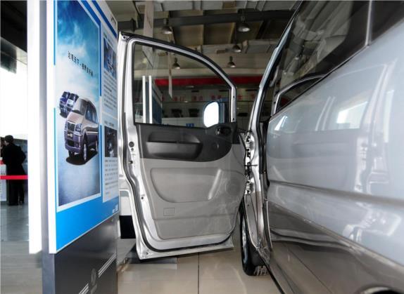 菱智 2014款 M3 1.6L 7座豪华型 车厢座椅   前门板
