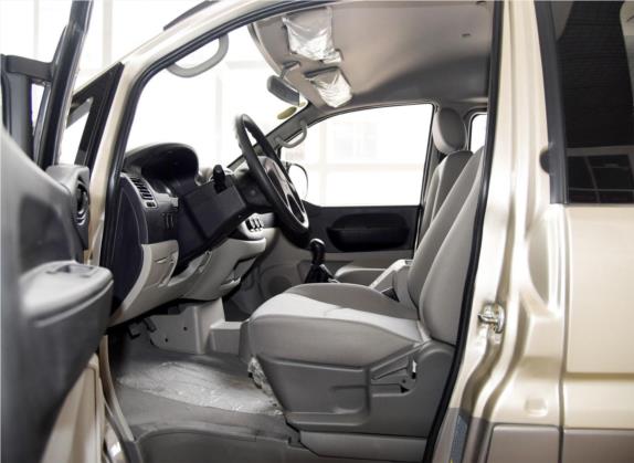 菱智 2015款 M3 1.6L 7座舒适型 车厢座椅   前排空间
