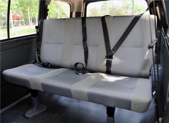 菱智 2015款 V3 1.5L 5座特惠型 车厢座椅   后排空间