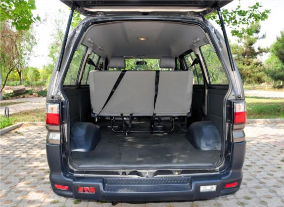 菱智 2015款 V3 1.5L 5座特惠型 车厢座椅   后备厢