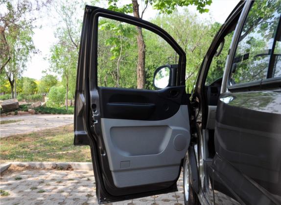 菱智 2015款 V3 1.5L 5座特惠型 车厢座椅   前门板