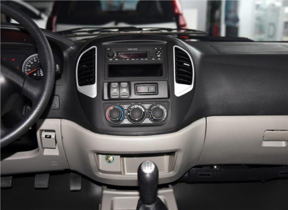 菱智 2015款 V3 1.5L 7座标准型 中控类   中控台