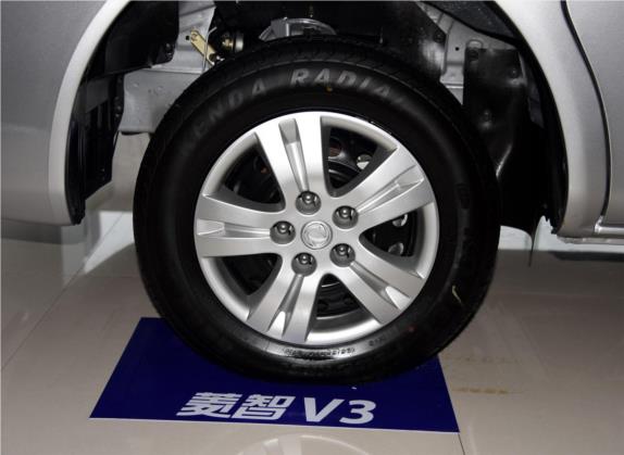 菱智 2015款 V3 1.5L 7座标准型 其他细节类   前轮
