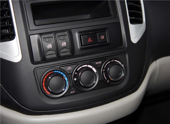 菱智 2015款 V3 1.5L 7座标准型 车厢座椅   门窗控制