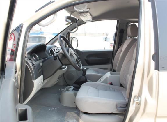 菱智 2015款 V3 1.5L 7座豪华型 车厢座椅   前排空间