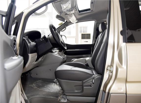 菱智 2015款 M5 Q3 2.0L 7座短轴豪华型 车厢座椅   前排空间
