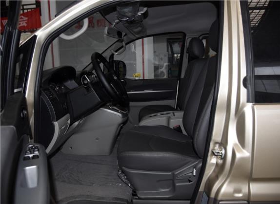 菱智 2015款 M5 Q3 2.0L 7座长轴豪华型 车厢座椅   前排空间