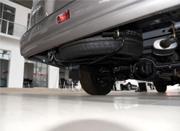 菱智 2015款 M5 Q3 2.0L 7座长轴舒适型 其他细节类   备胎
