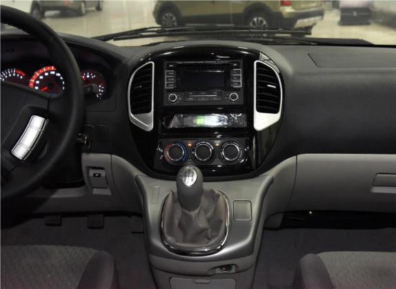 菱智 2015款 M5 Q7 2.0L 7座长轴豪华型 中控类   中控台