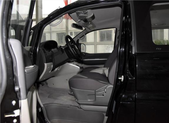 菱智 2015款 M5 Q7 2.0L 7座长轴豪华型 车厢座椅   前排空间