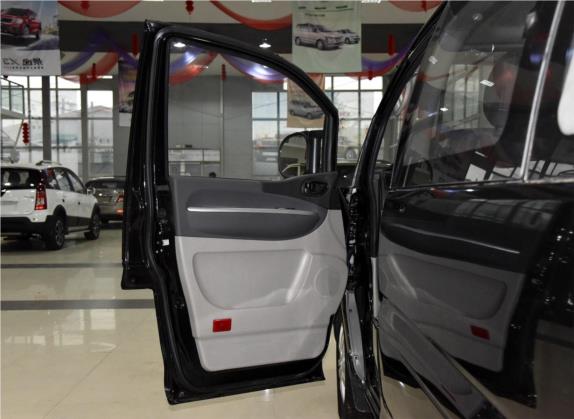菱智 2015款 M5 Q7 2.0L 7座长轴豪华型 车厢座椅   前门板