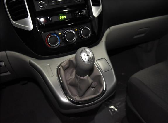 菱智 2015款 M5 Q7 2.0L 7座长轴豪华型 中控类   挡把