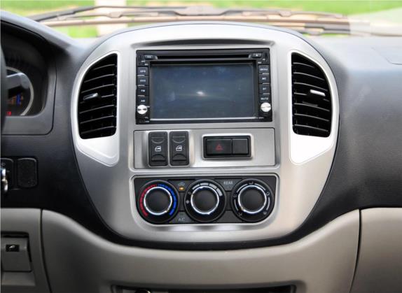 菱智 2015款 M5 Q7 2.0L 7座长轴舒适型 中控类   中控台