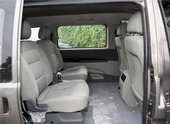 菱智 2015款 V3 1.6L 7座舒适型 车厢座椅   后排空间