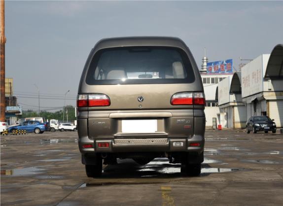 菱智 2015款 V3 1.6L 7座舒适型 外观   正后