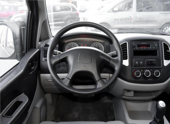 菱智 2016款 V3 1.5L 7座标准型 国V 中控类   驾驶位