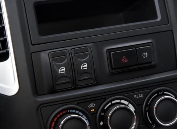 菱智 2016款 V3 1.5L 7座标准型 国V 车厢座椅   门窗控制