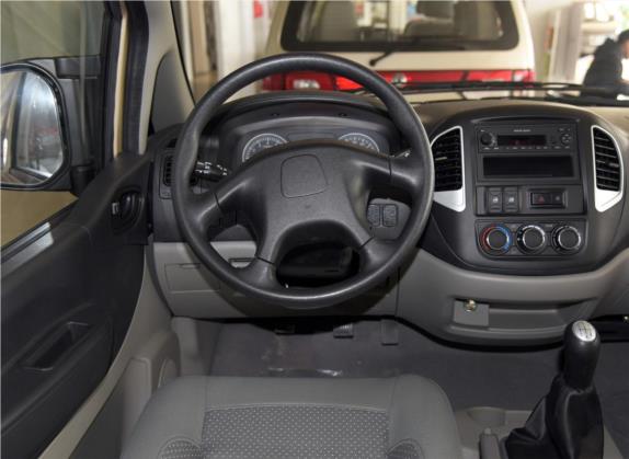 菱智 2016款 V3 1.5L 7座豪华型 国IV 中控类   驾驶位