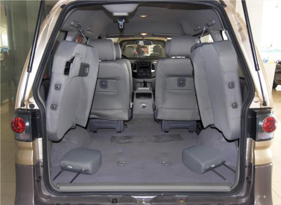 菱智 2016款 V3 1.5L 7座豪华型 国IV 车厢座椅   后备厢