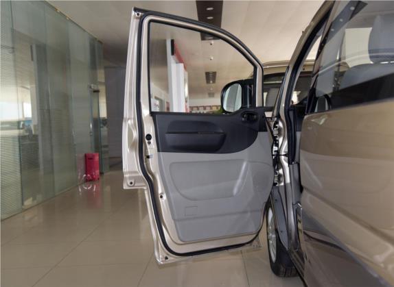 菱智 2016款 V3 1.5L 7座豪华型 国IV 车厢座椅   前门板