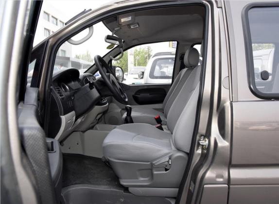 菱智 2016款 M3 1.6L 7座标准型 国V 车厢座椅   前排空间