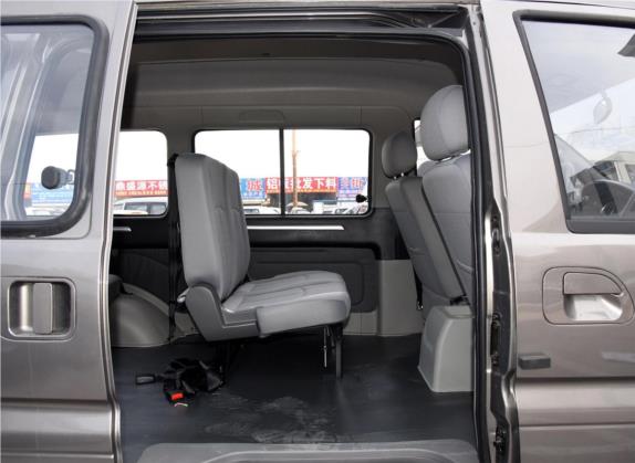 菱智 2016款 M3 1.6L 7座标准型 国V 车厢座椅   后排空间