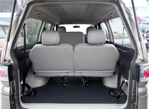 菱智 2016款 M3 1.6L 7座标准型 国V 车厢座椅   后备厢