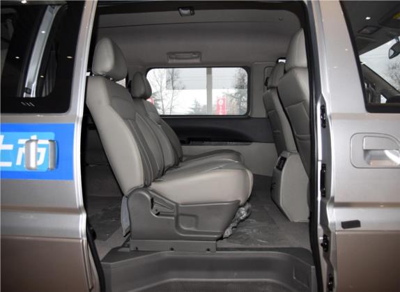 菱智 2016款 M3 1.6L 7座舒适型 国V 车厢座椅   后排空间