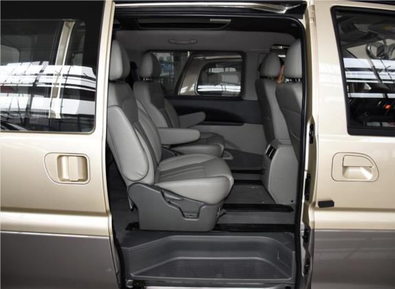菱智 2016款 M3 1.6L 7座豪华型 国IV 车厢座椅   后排空间
