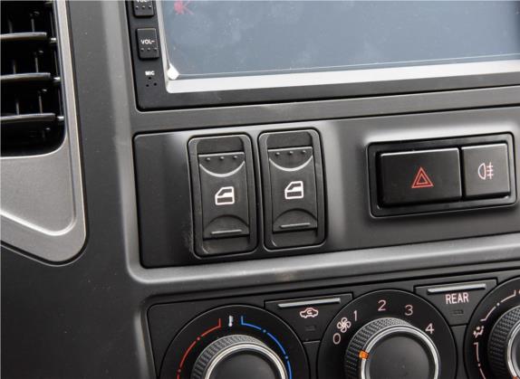 菱智 2016款 M3L 1.6L 9座标准型 车厢座椅   门窗控制