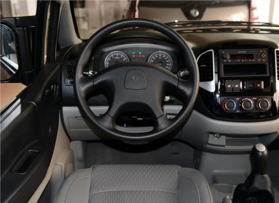 菱智 2016款 M3L 1.6L 7座舒适型 中控类   驾驶位