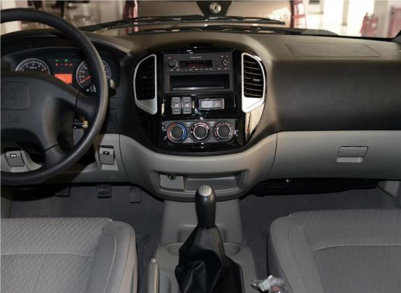 菱智 2016款 M3L 1.6L 7座舒适型 中控类   中控台