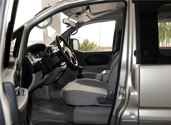 菱智 2016款 M3L 1.6L 7座舒适型 车厢座椅   前排空间