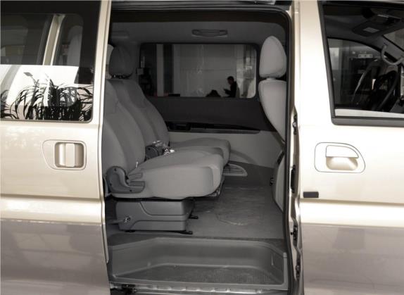 菱智 2016款 M3L 1.6L 7座舒适型 车厢座椅   后排空间